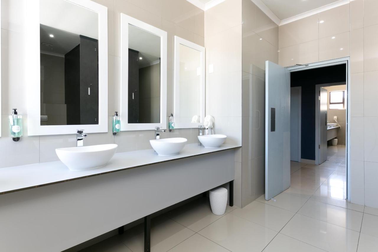 Zzzone Boutique Hostel Hermanus Exterior photo